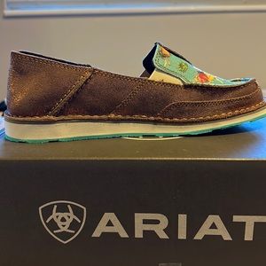 Ariat Cruisers